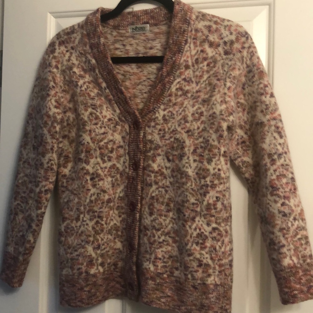Sweater with patten